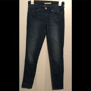 Women’s Levi jeans  711 skinny size 26